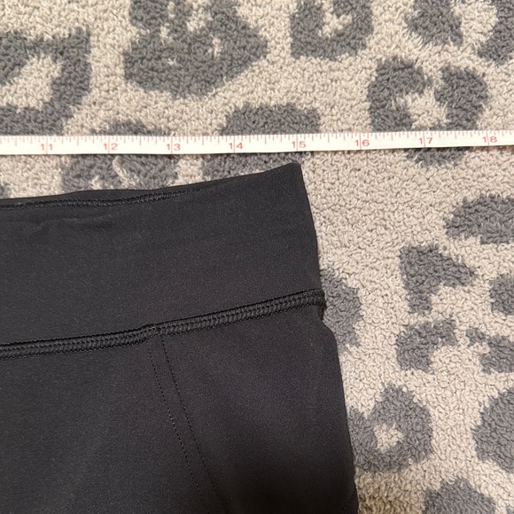 Lululemon Women’s Black Performance Bike Shorts with Mesh Detail - Picture 2 of 10